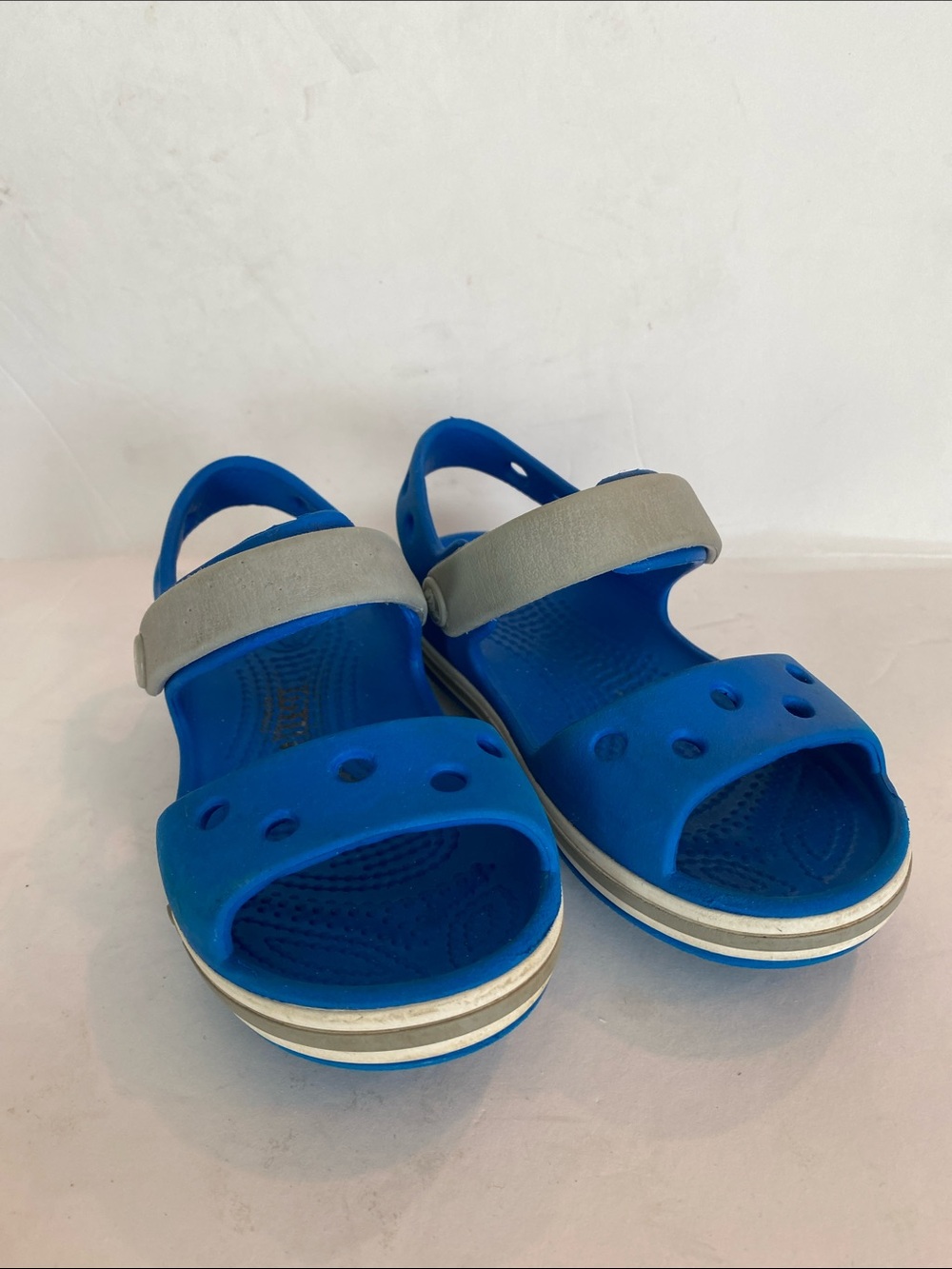 Crocs Unisex Bayaband Blue and Gray Sandals - Picture 2 of 5